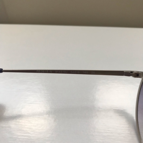 Ray-Ban Silver Frame Aviator Sunglasses - Picture 4 of 6